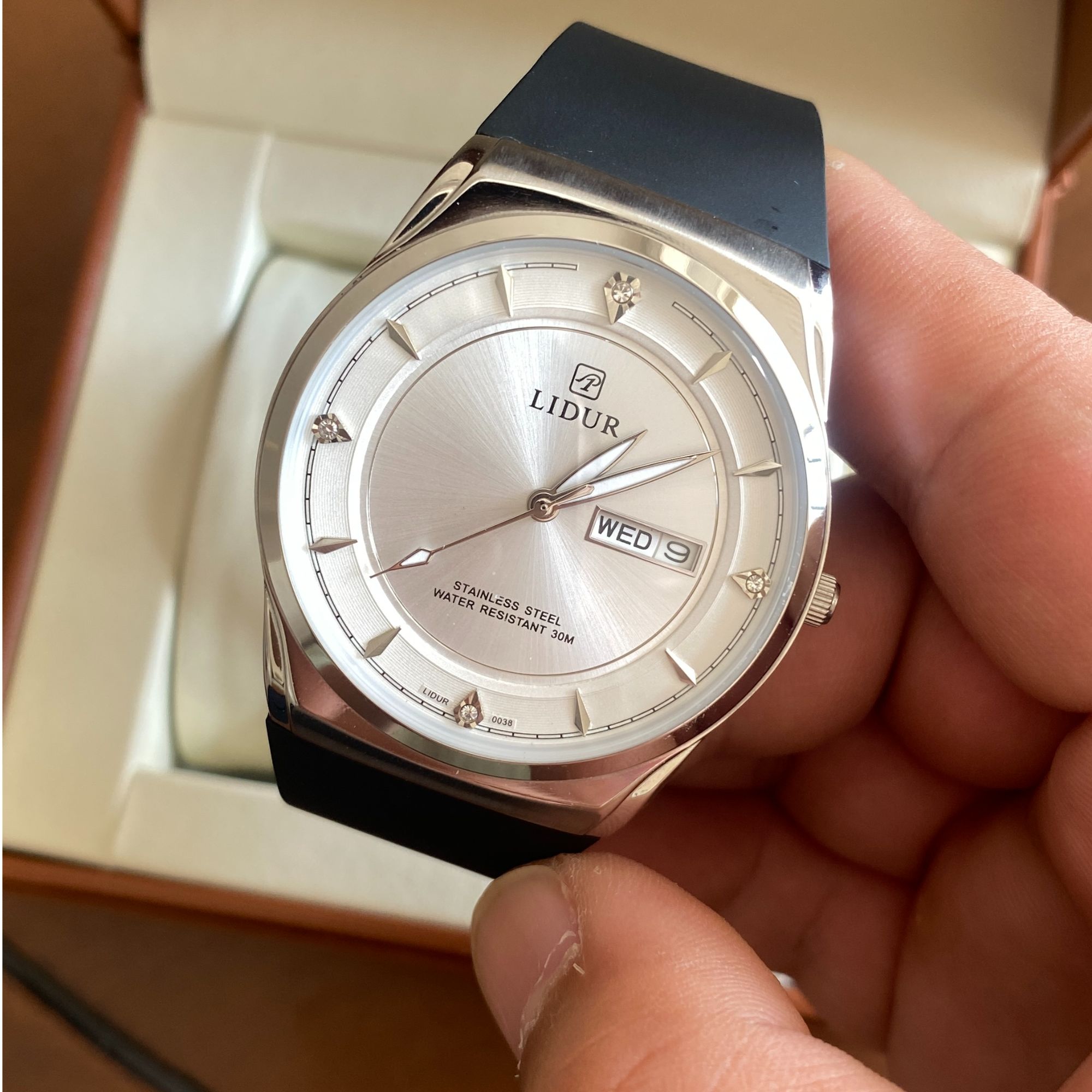 全新正品男士进口机芯超薄手表简约防水超薄时尚气质商务石英腕表