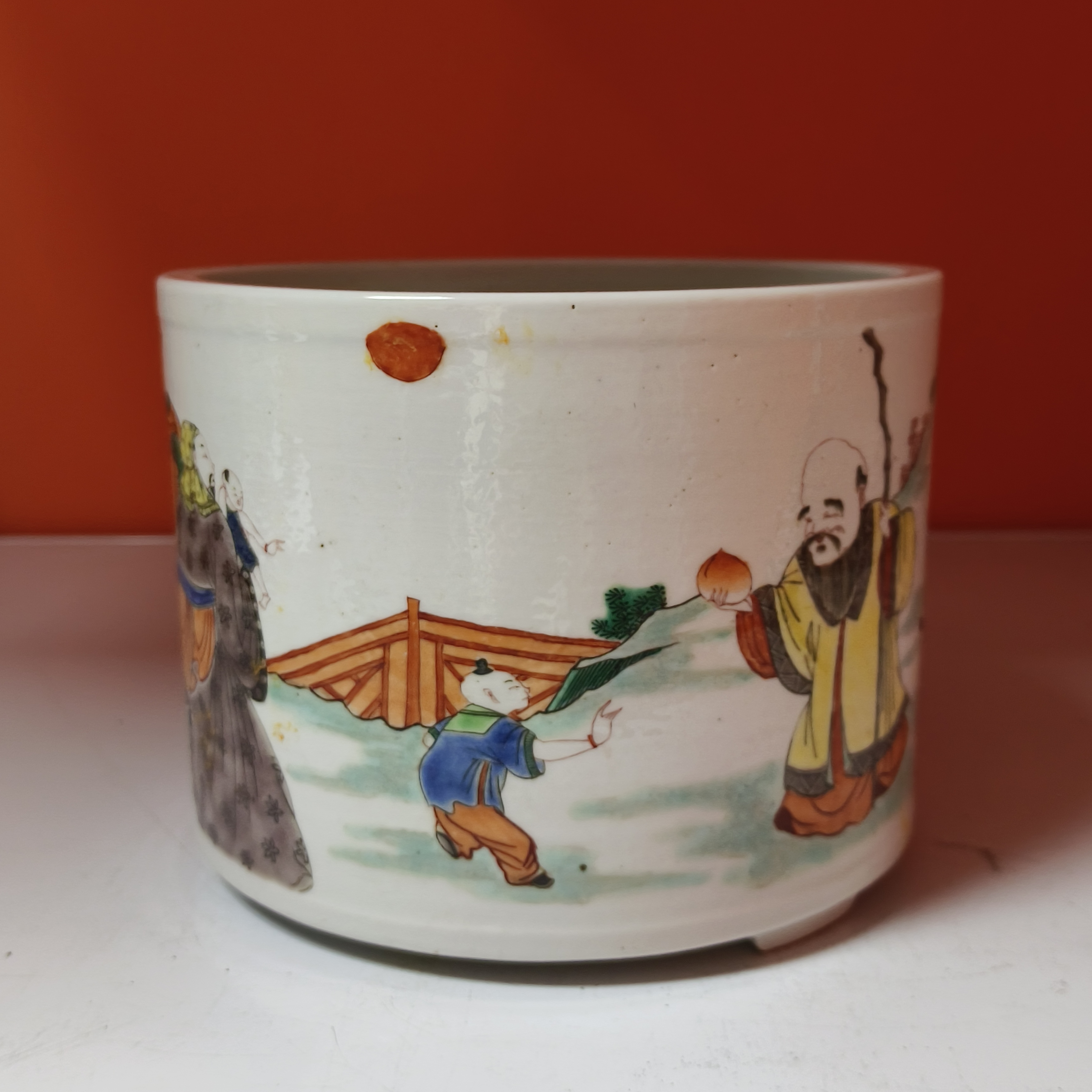 清 五彩三星人物故事图三足笔筒