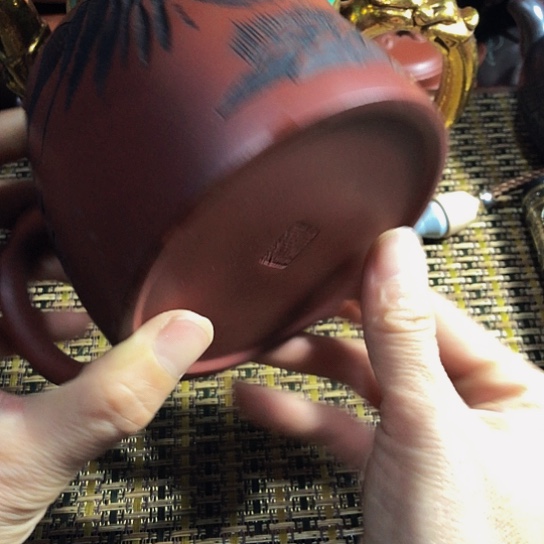 紫砂茶壶春*?原矿泥料手工制作的紫砂壶。