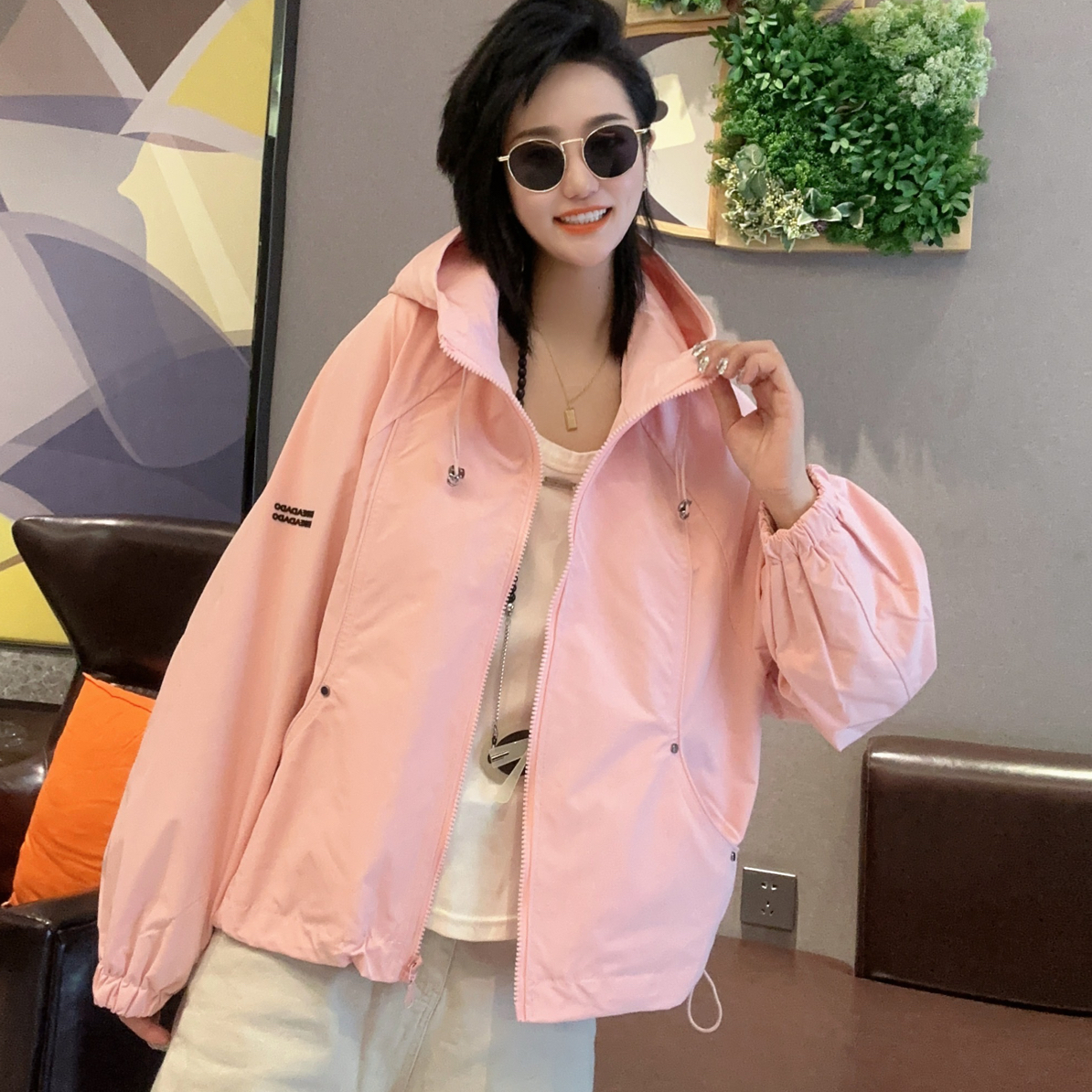 【品质】【单里衬】秋季新品女装欧货时尚气质百搭连帽拉链短外套789