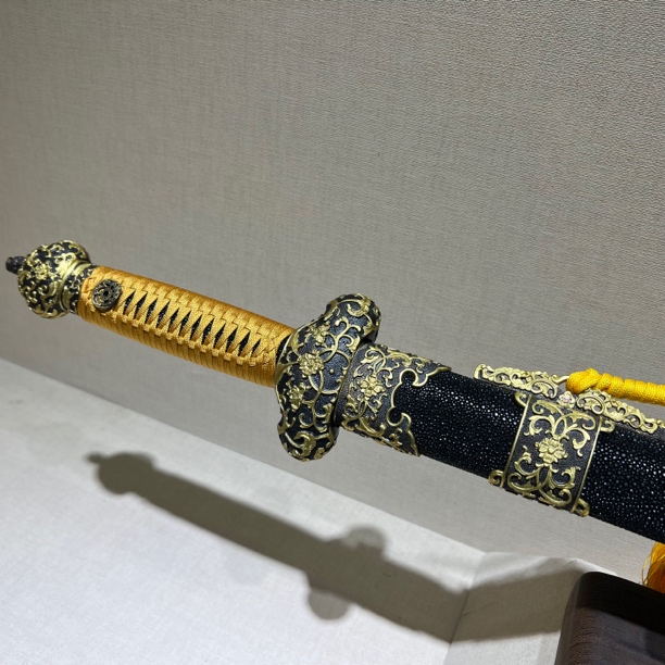 龙影刀剑-贯霄剑 自炼钢夹钢 木胎附鱼皮 黄铜鎏金银未开刃