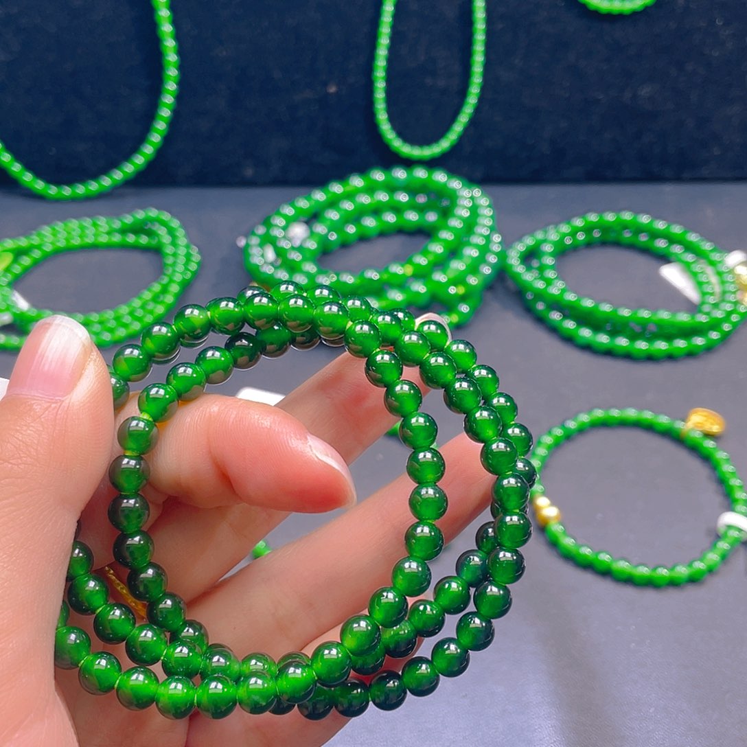 翡翠未镶嵌颈饰卡6