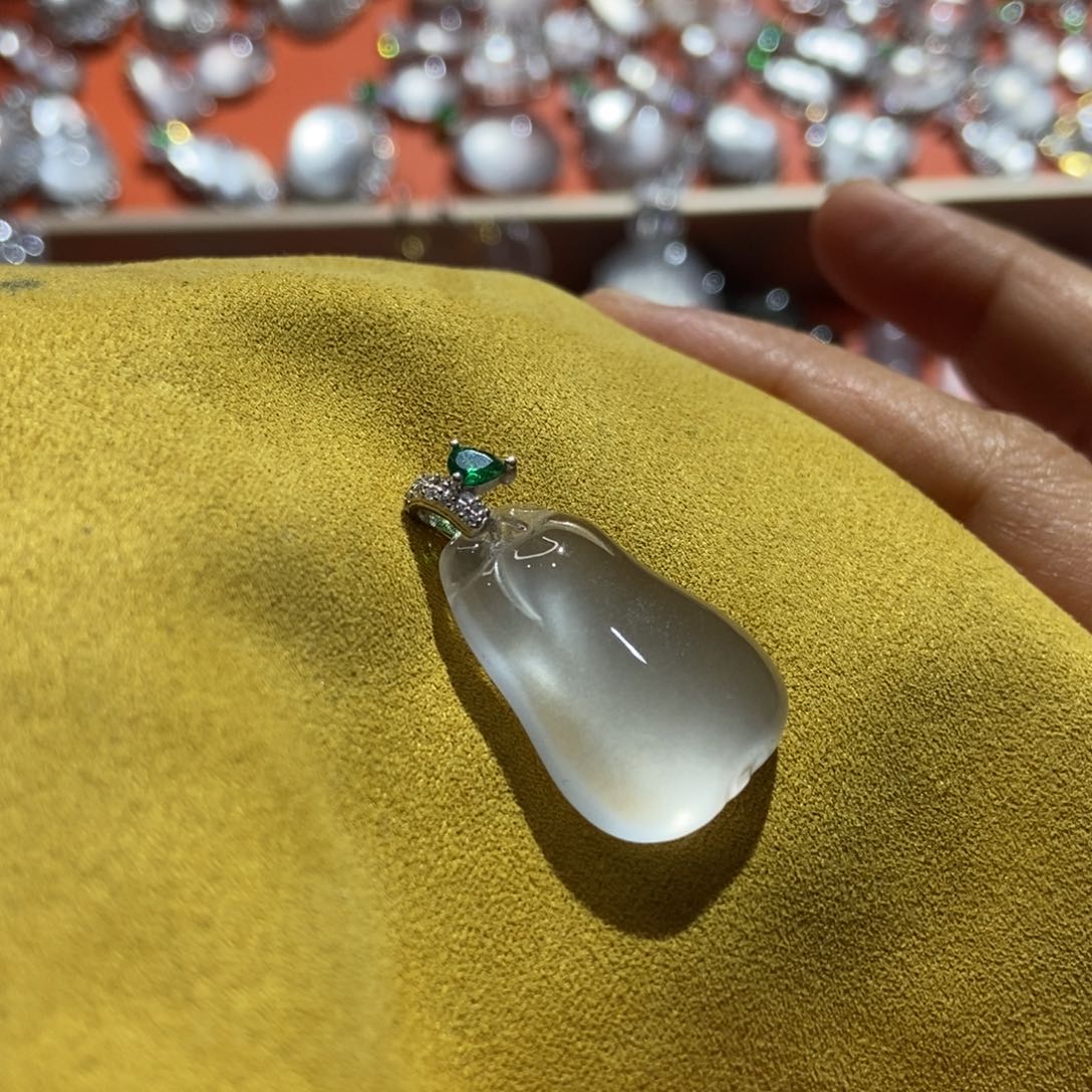 福***女石英质玉银S925镶嵌颈饰