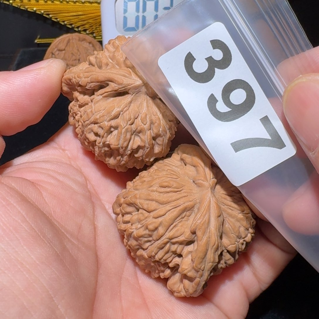 文玩核桃把件阿*白狮46