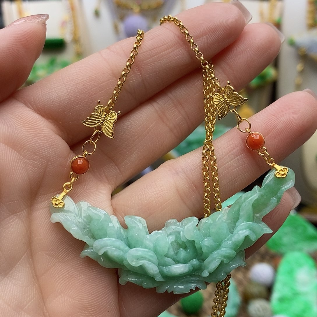 翡翠颈饰未镶嵌天然