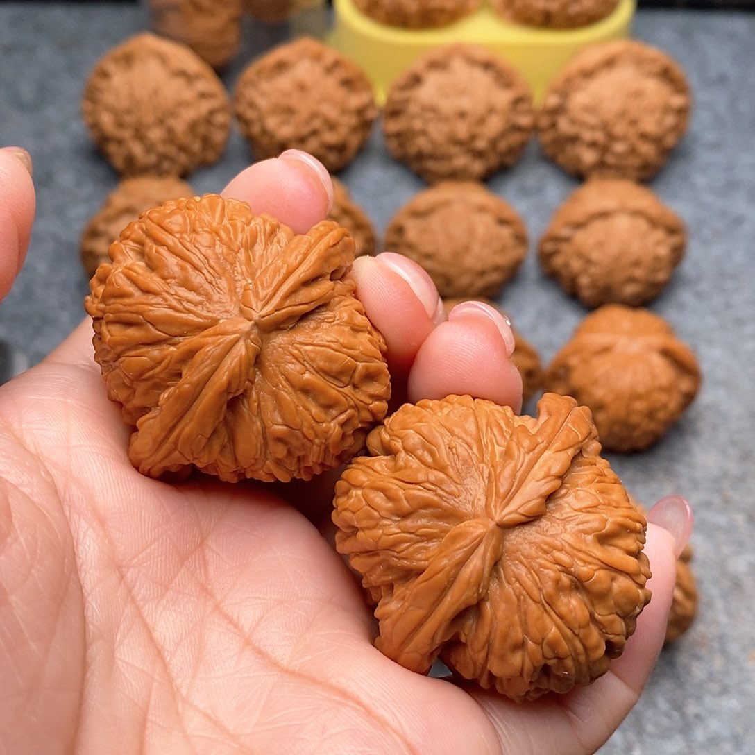 文玩核桃把件精品白狮子41全品肚41