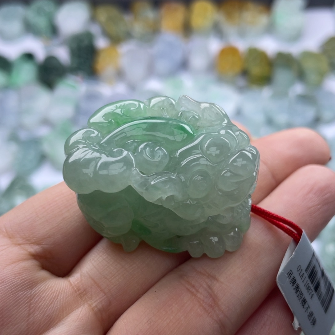 翡翠颈饰未镶嵌貔貅