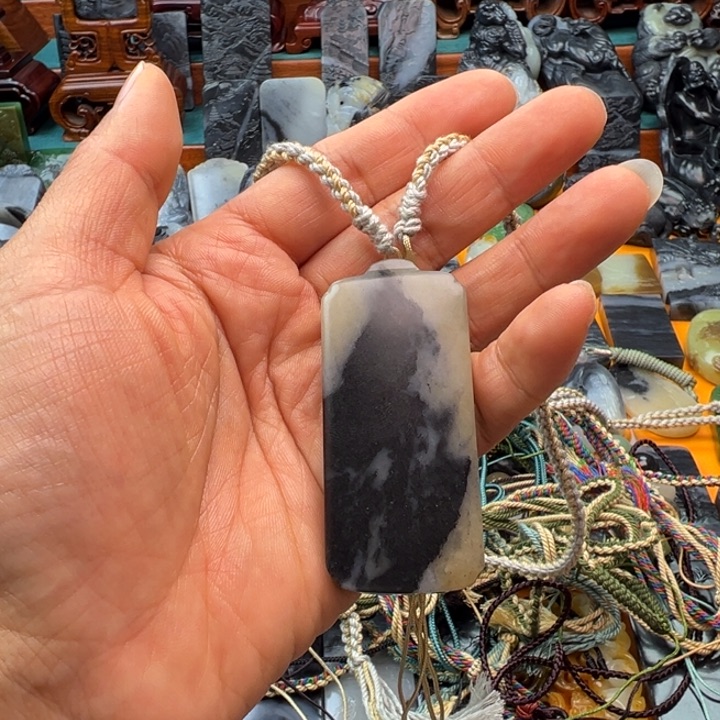 和田玉颈饰未镶嵌小****桃