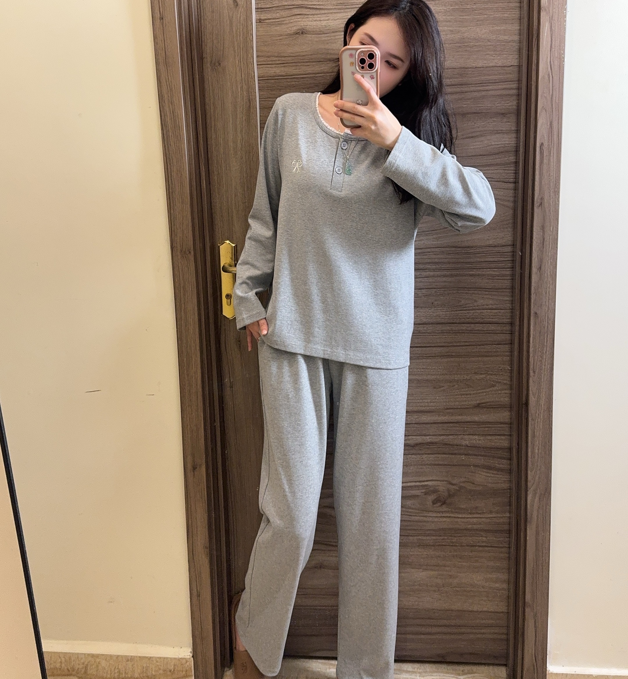 F秋冬新款女士带胸垫睡衣长袖长裤套装 花灰棉时尚简约可外穿