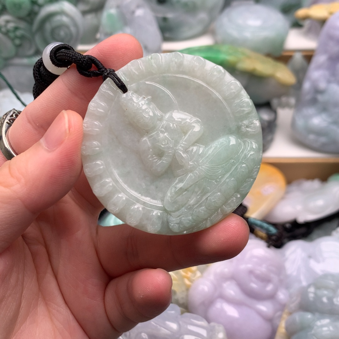 吊坠(不含链)未镶嵌翡翠