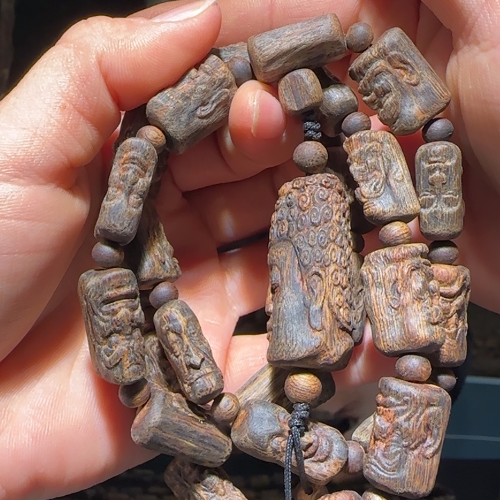 王***元沉香手串千里香十八罗汉链子41.9克