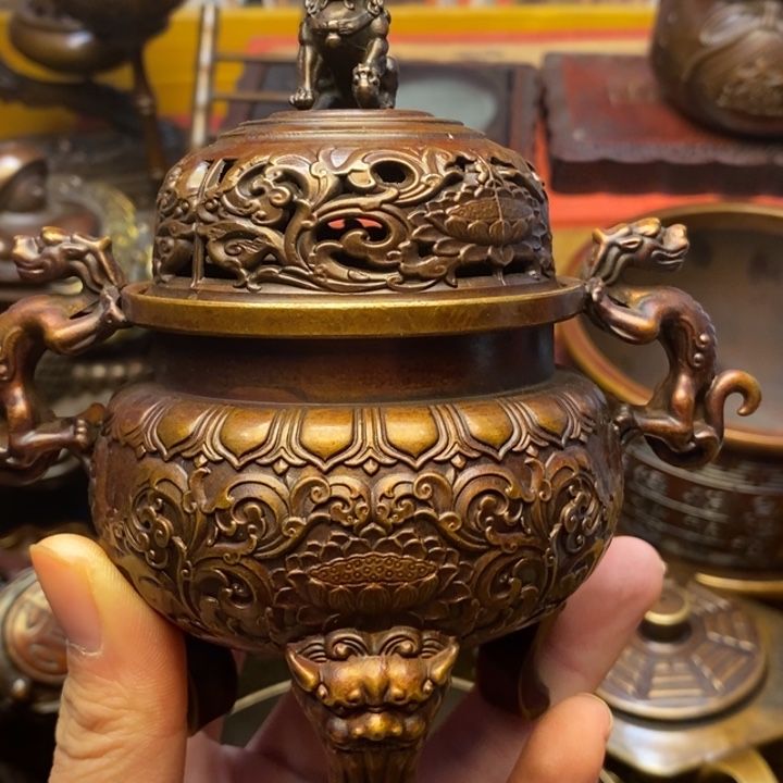 铜器摆件做工精良