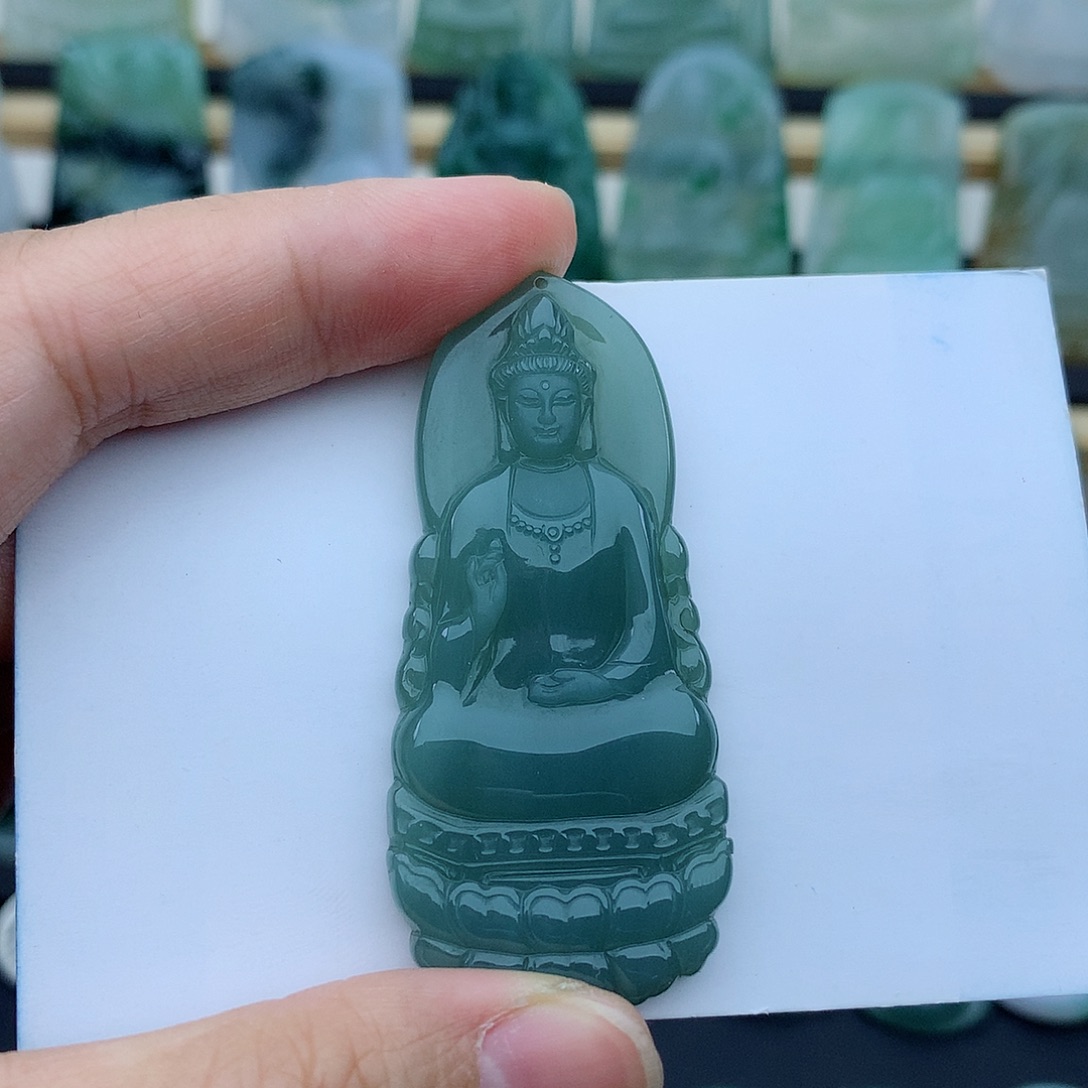 翡翠未镶嵌颈饰观音