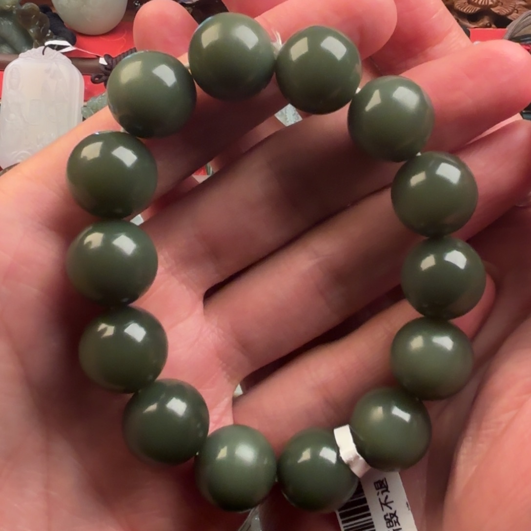 和田玉颈饰未镶嵌春*生