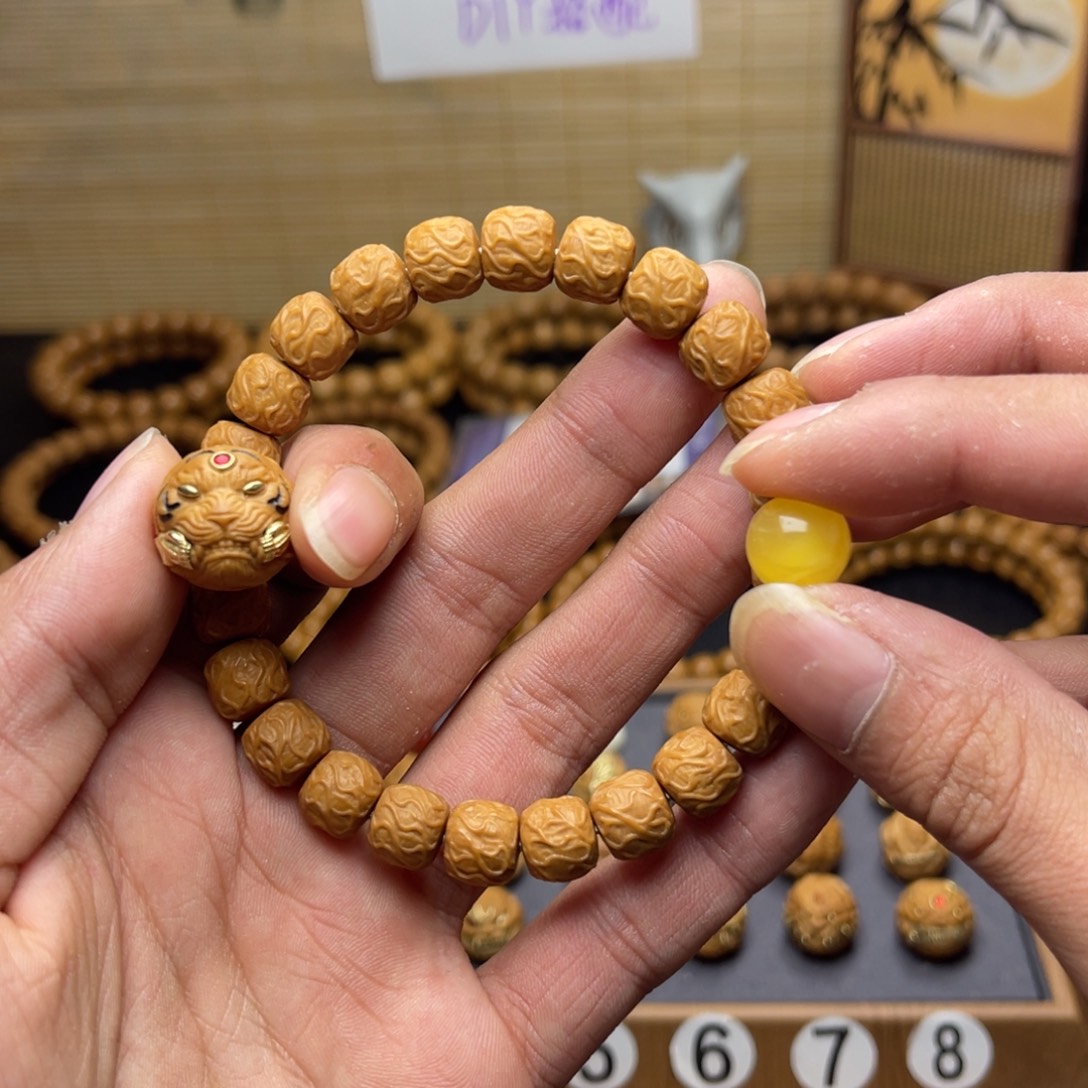 Z****猴头核桃手串猴头