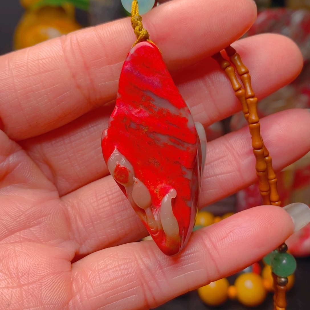 昌化鸡血石男*歌昌化鸡血石挂件