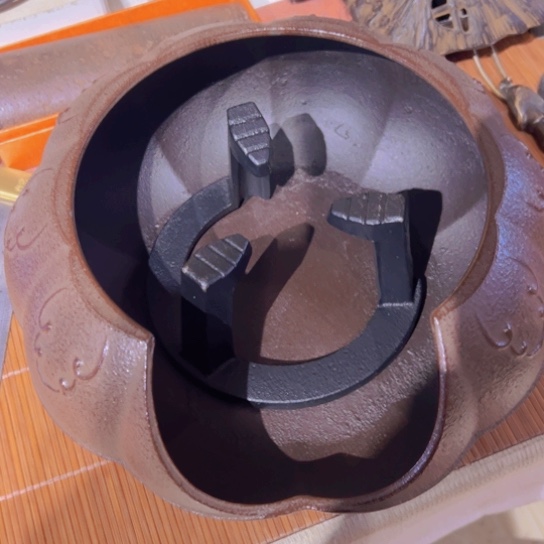 铁如**祥中古工艺品摆件