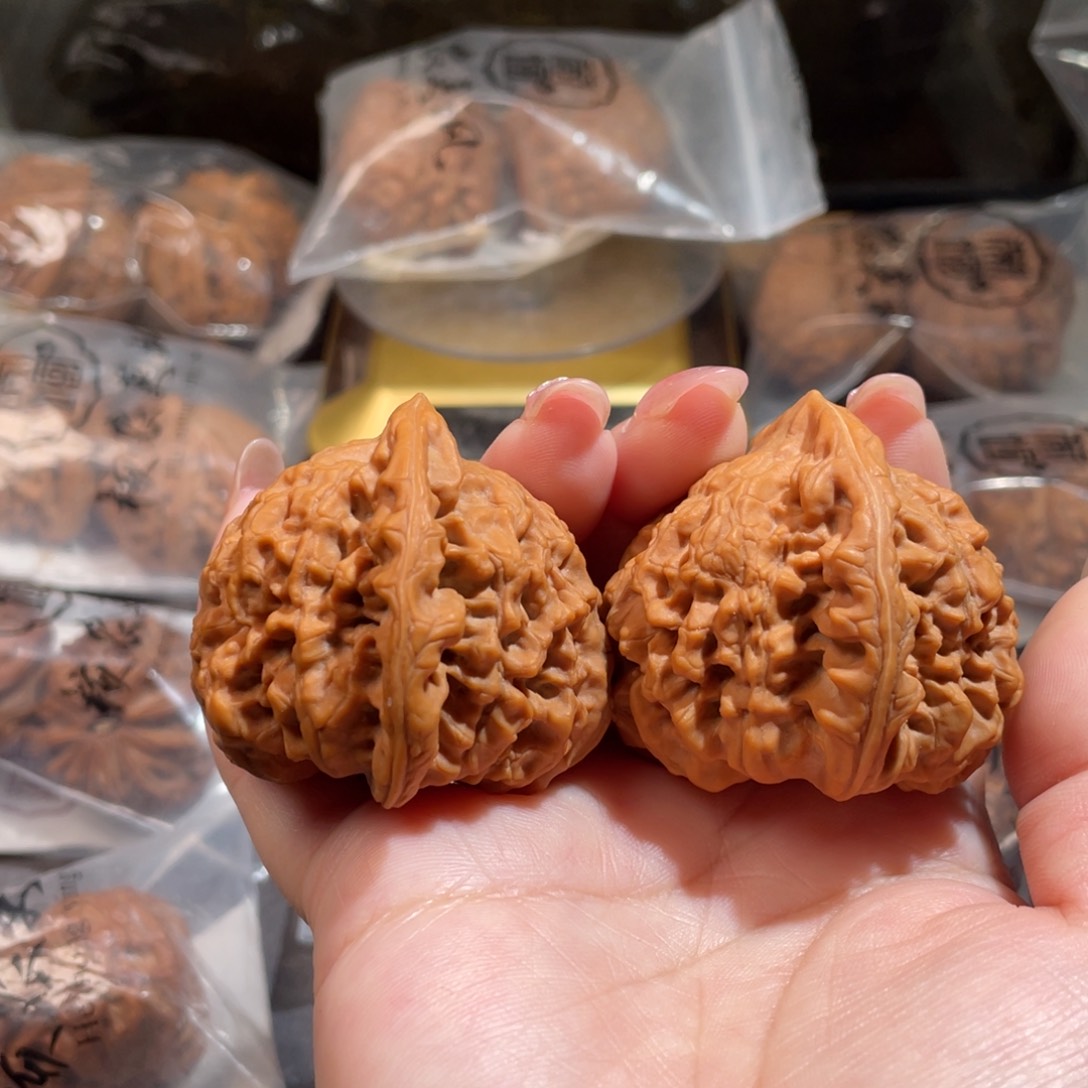 文玩核桃吊坠50.5官帽