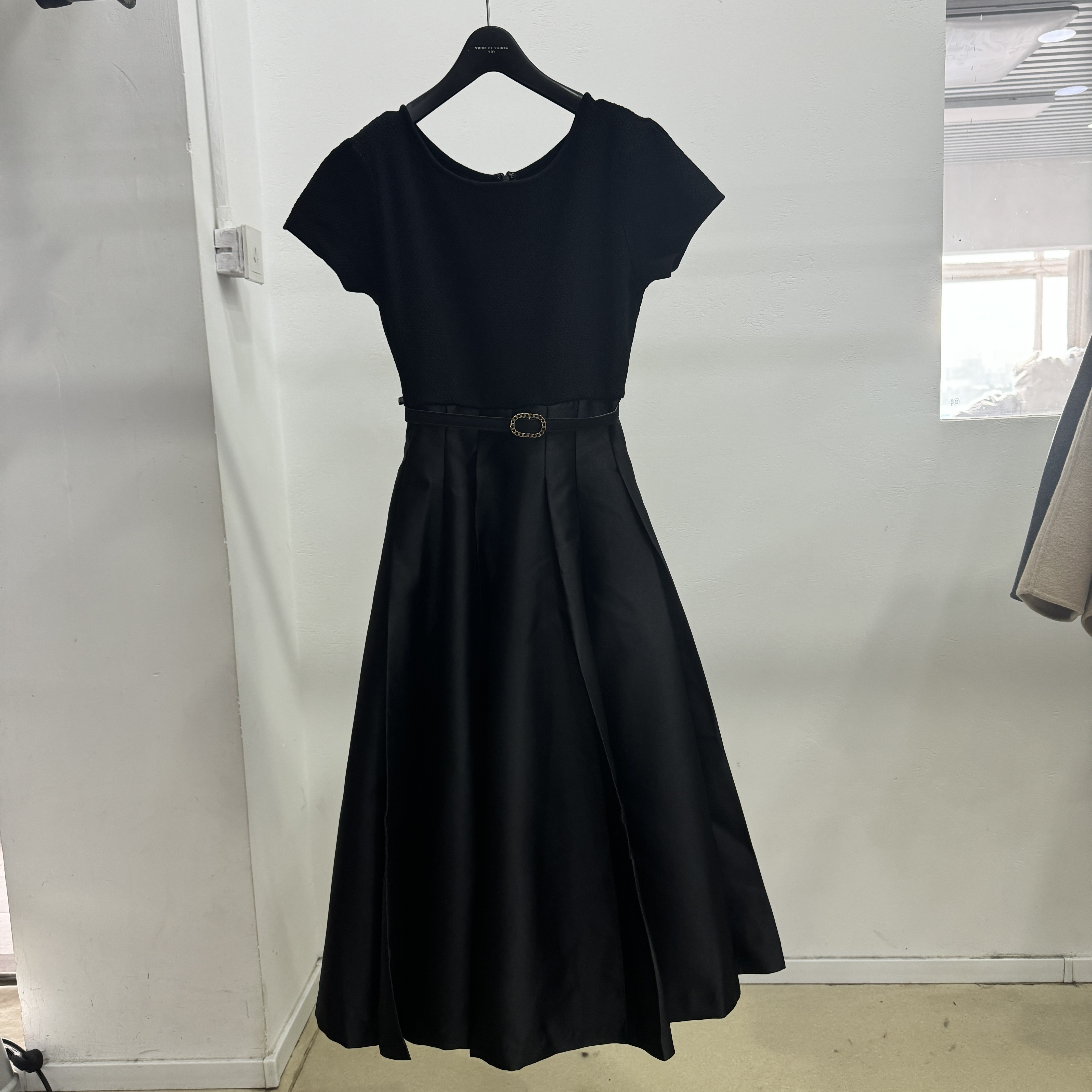 【雅祥】高腰拼接纯色连衣裙