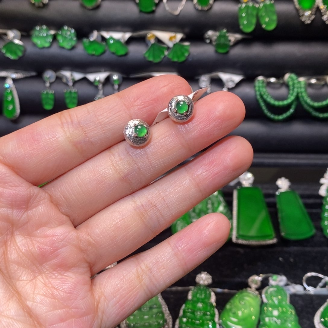 翡翠18K金镶嵌耳饰