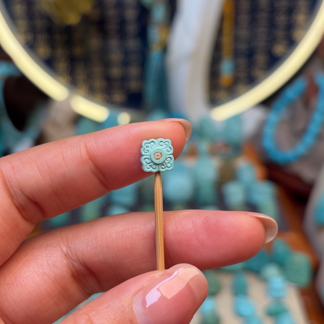 绿松石配饰未镶嵌