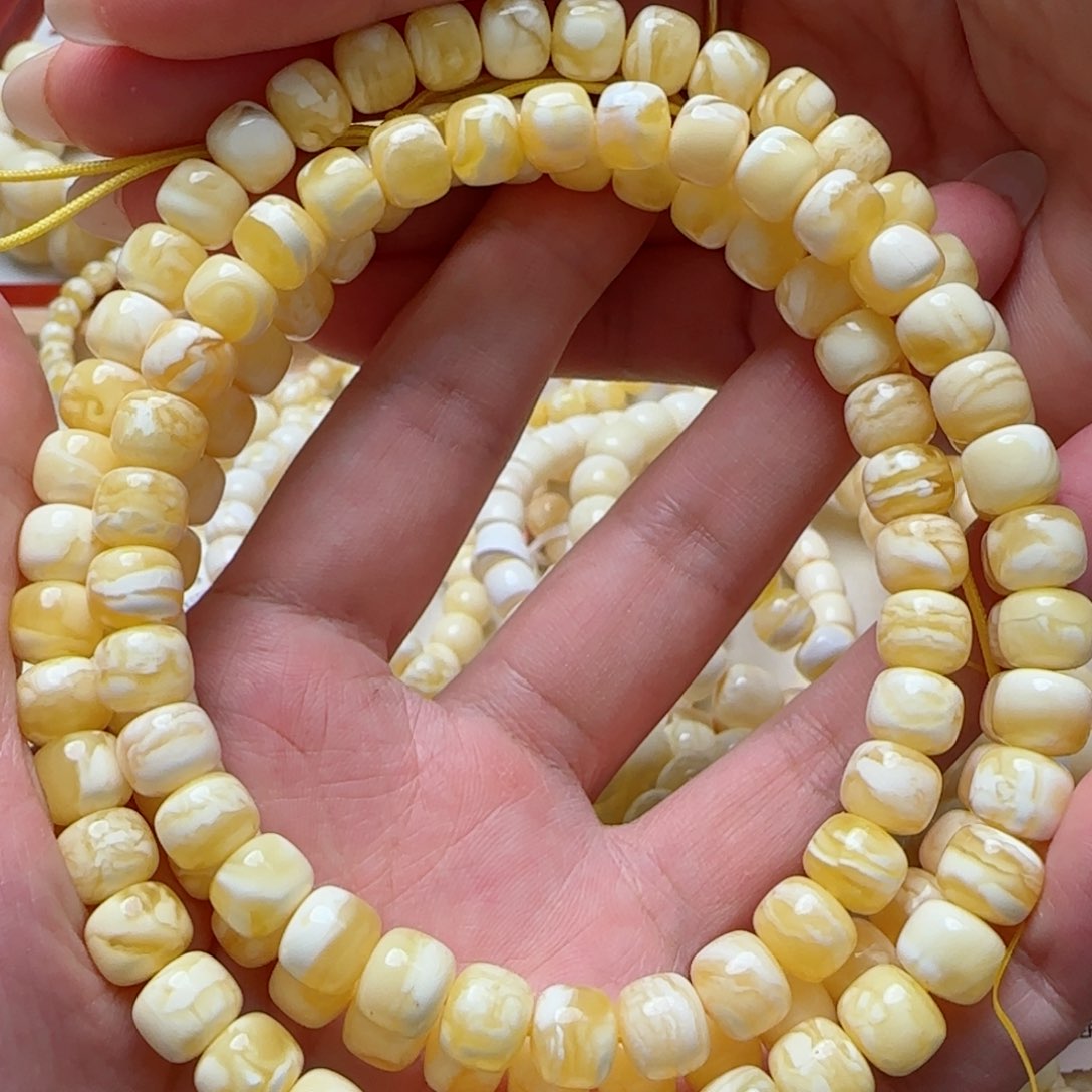 琥珀手链未镶嵌8.5m满蜡瓷白花老型108