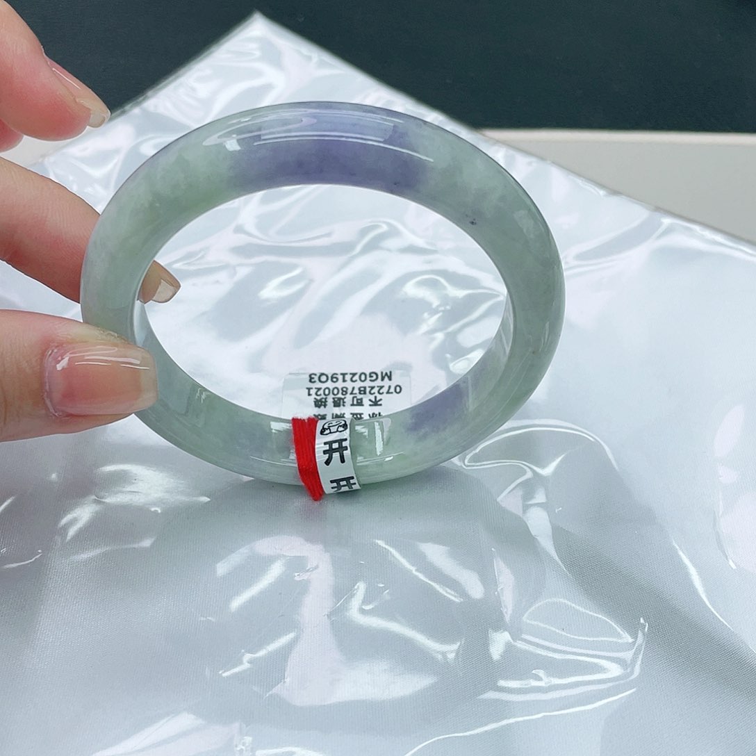 翡翠手镯未镶嵌正58