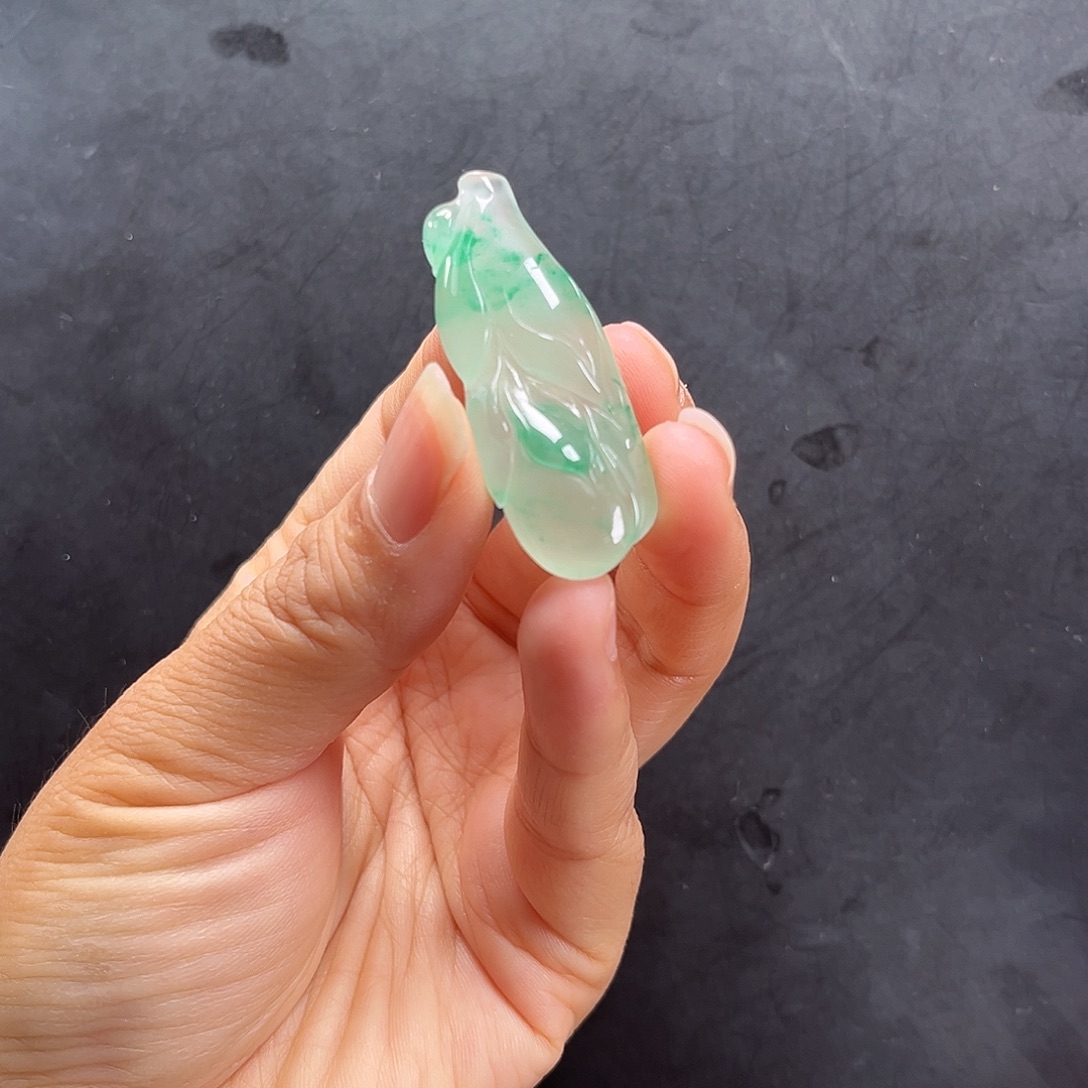 石英质玉未镶嵌颈饰