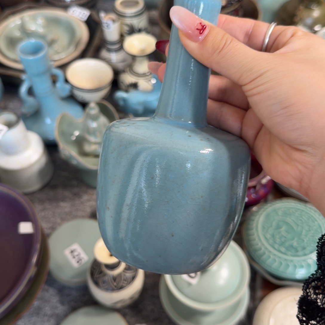 哈哈耀洲福利哈哈哈哈汝窑长颈瓶