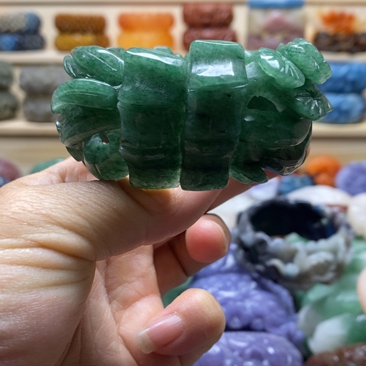 未镶嵌手镯石英质玉