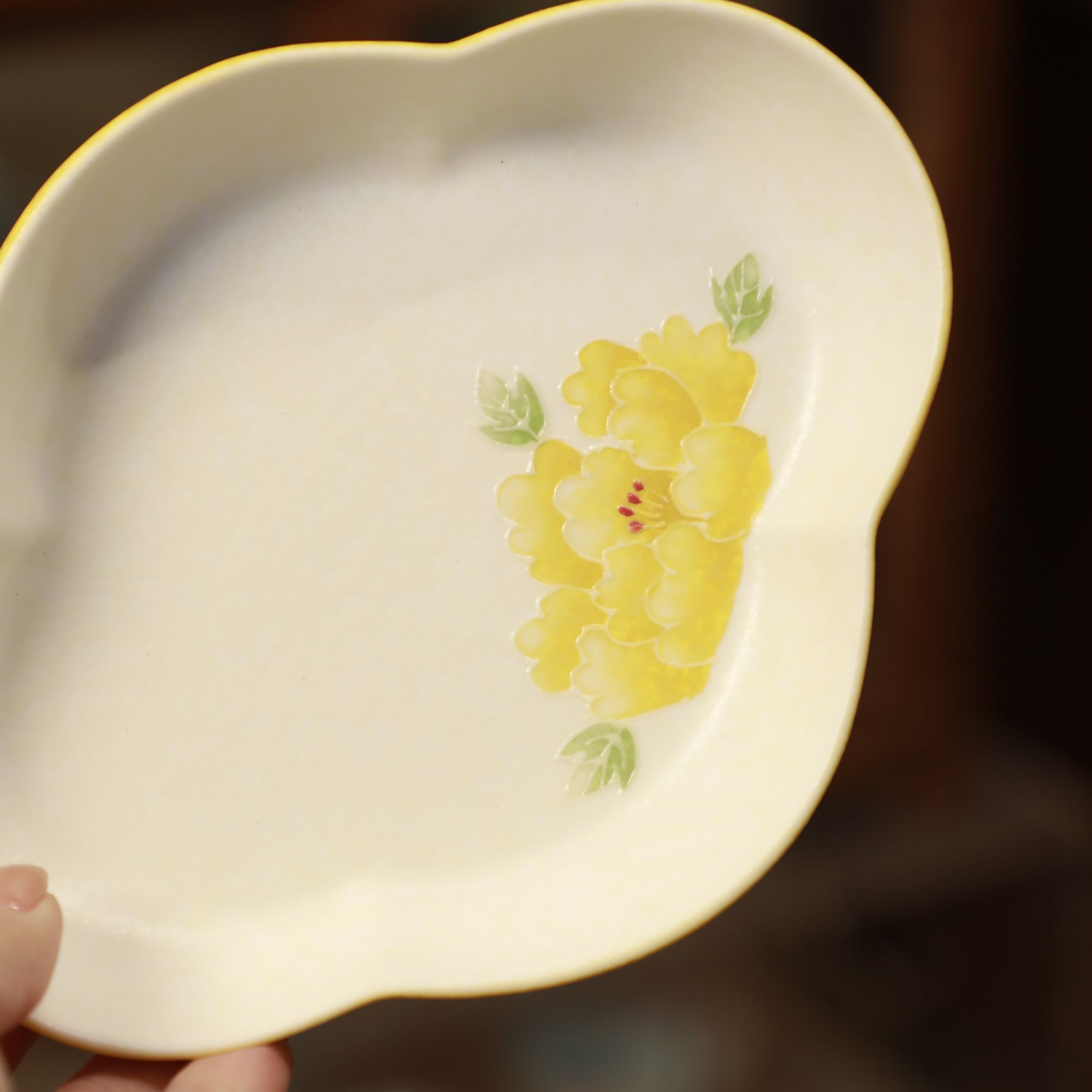 （三柒）黄牡丹-釉下彩手绘海棠壶承