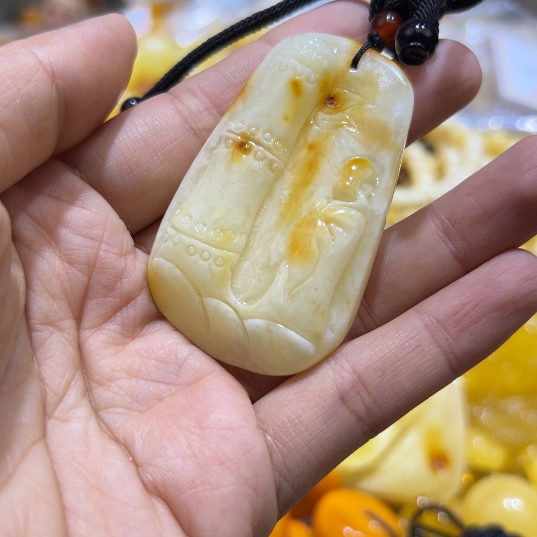 琥珀珠宝奇石未镶嵌