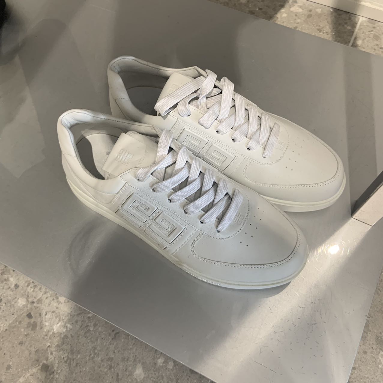 全新未使用 Givenchy/纪梵希 男士板鞋白色