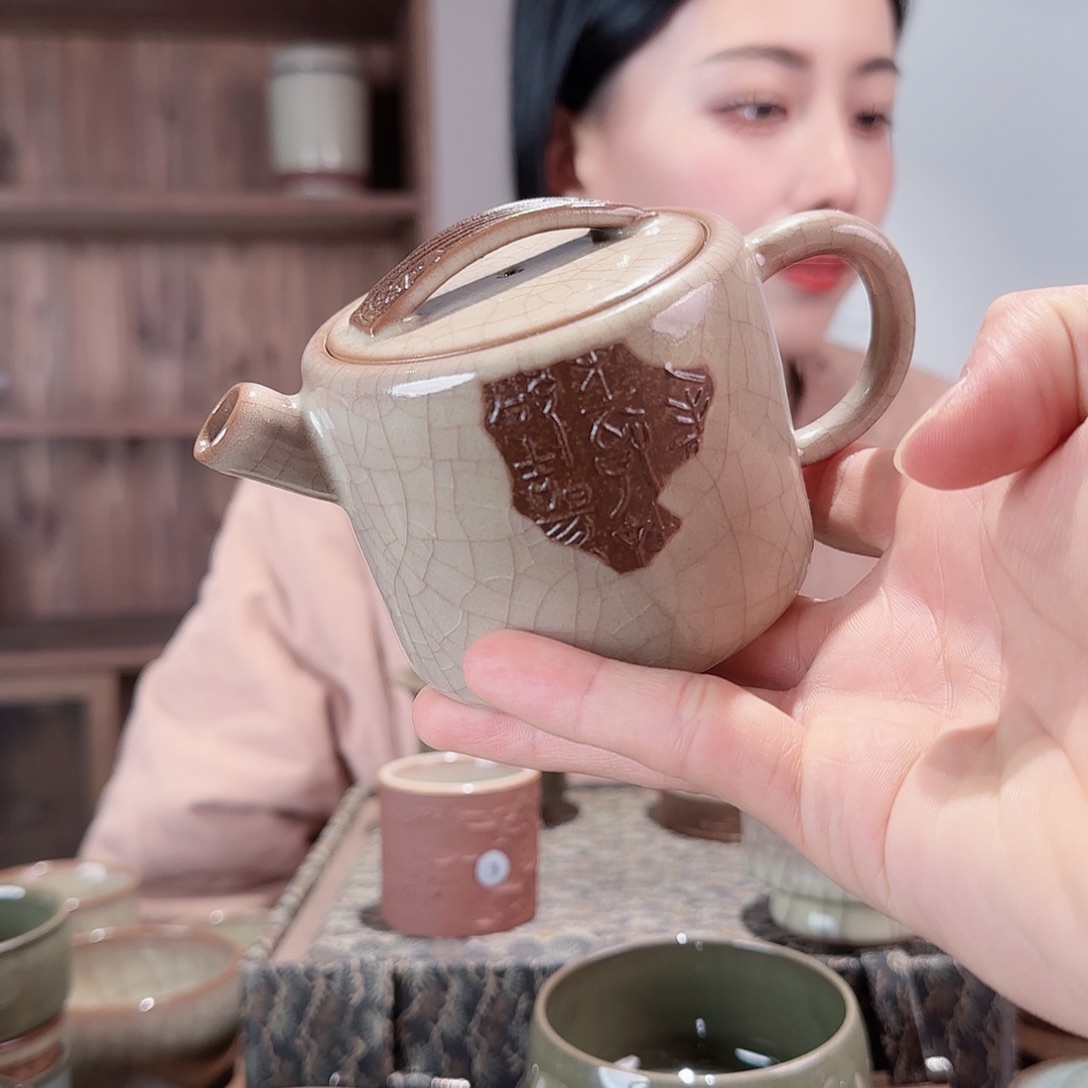 摆件瓷周而复始手工壶
