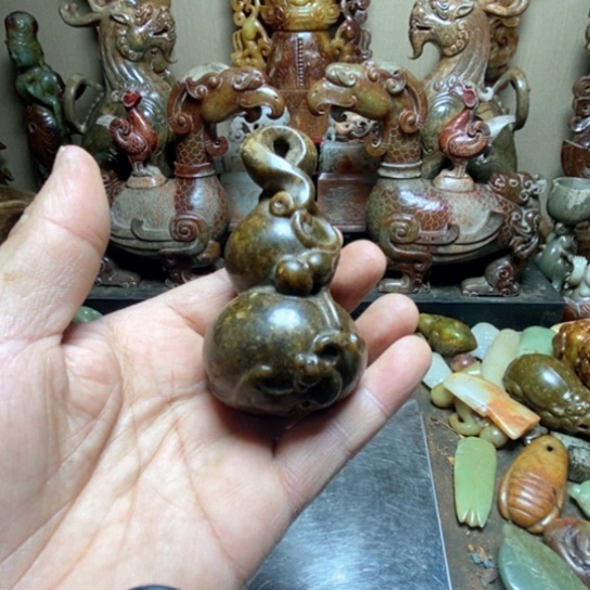 未镶嵌和田玉摆件