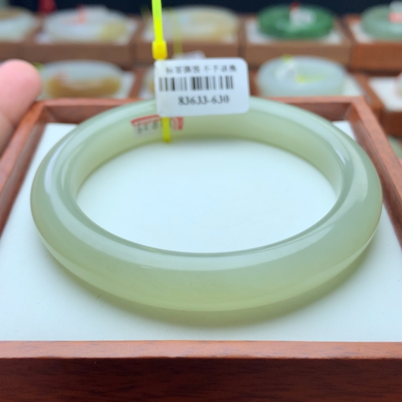 【闪购商品】和田玉手镯未镶嵌6061