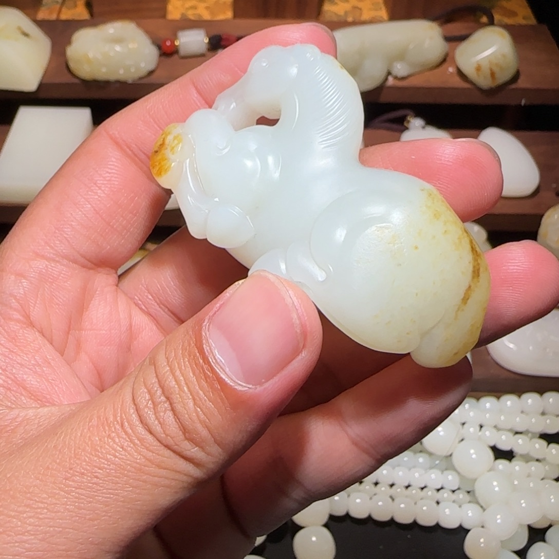 明***我和田玉未镶嵌手链