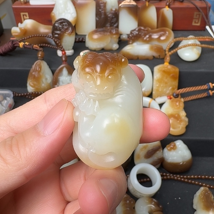 和田玉（糖玉）未镶嵌吊坠(不含链)