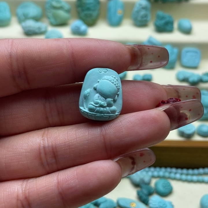 绿松石未镶嵌颈饰