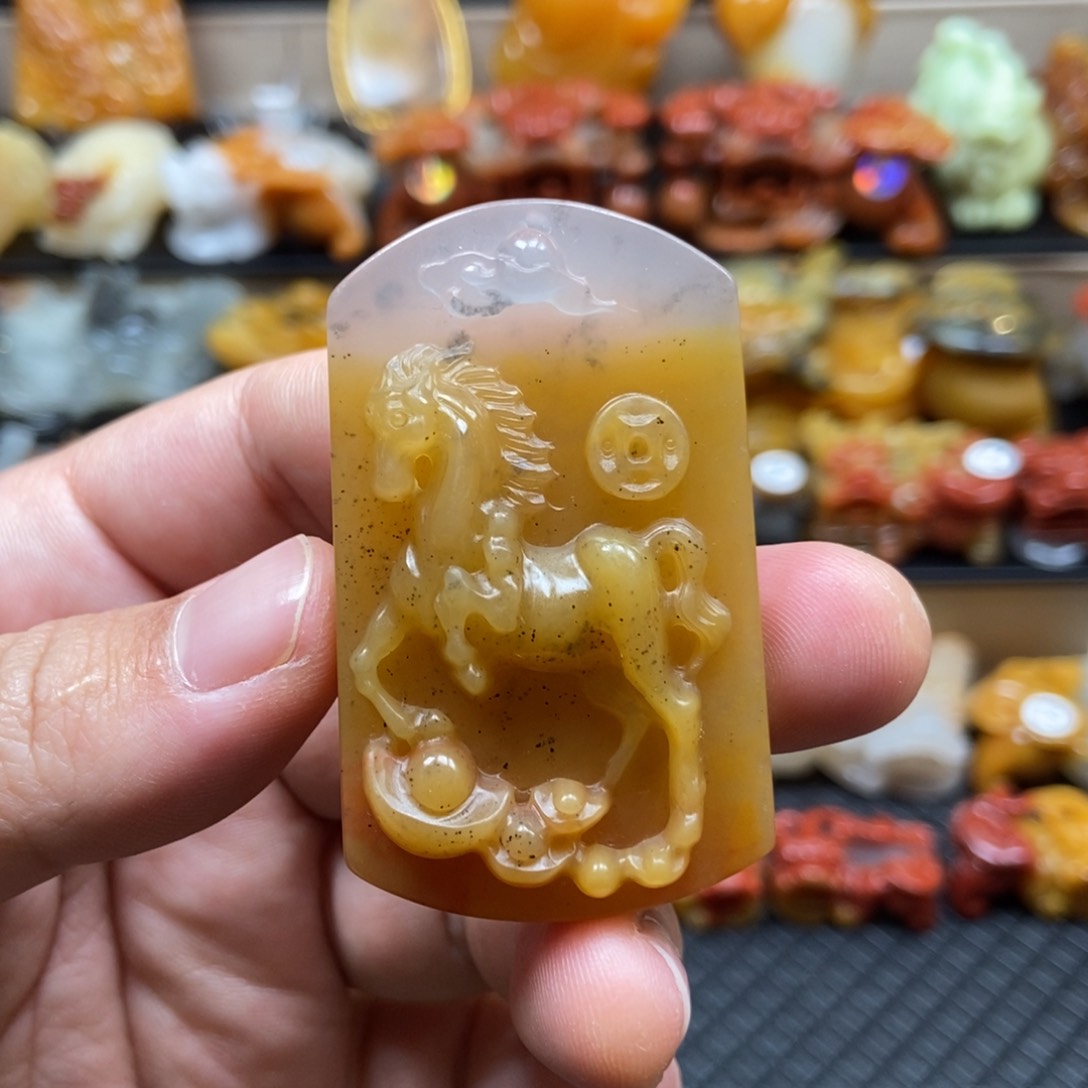 石英质玉（黄龙玉）挂件未镶嵌