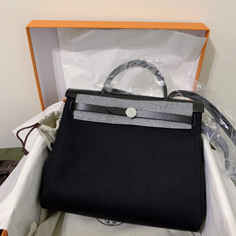 99新 Hermes/爱马仕 爱马仕黑银herbag斜挎包 25110070-02