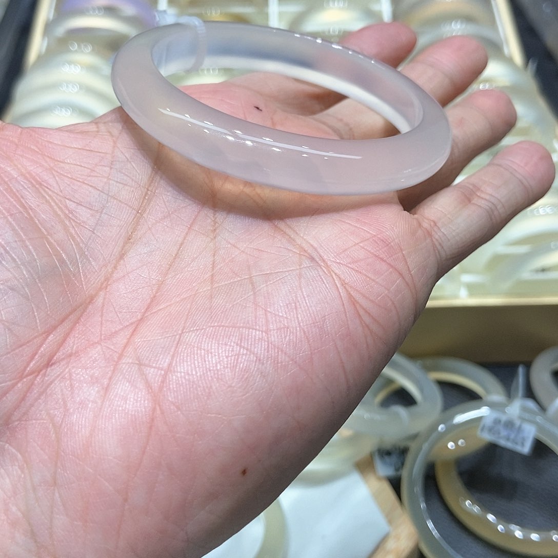 玛瑙/玉髓手镯未镶嵌042