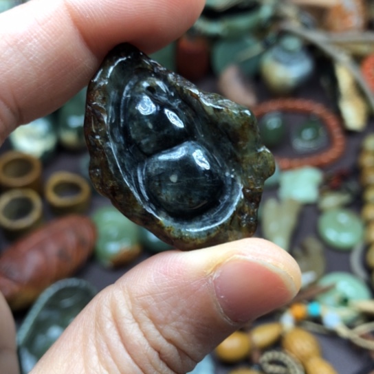 岫岩河磨玉（透闪石质玉）颈饰未镶嵌