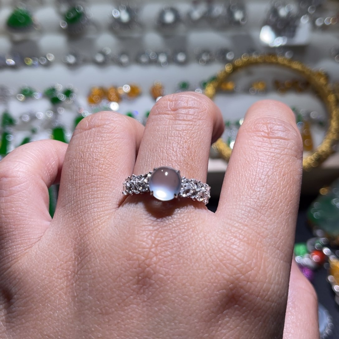 翡翠戒指18K金镶嵌冰蛋戒指