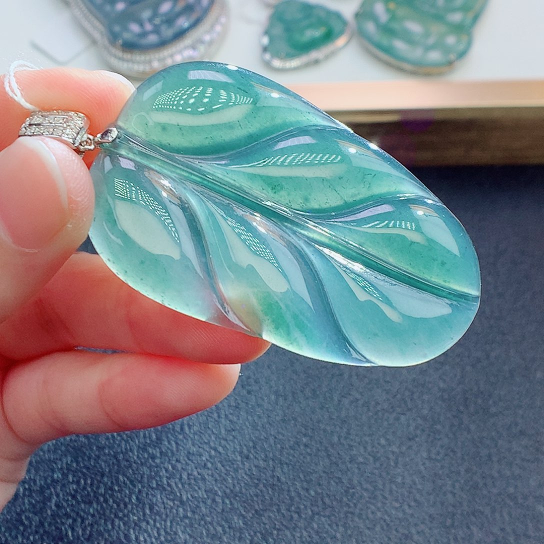 翡翠颈饰未镶嵌翡翠