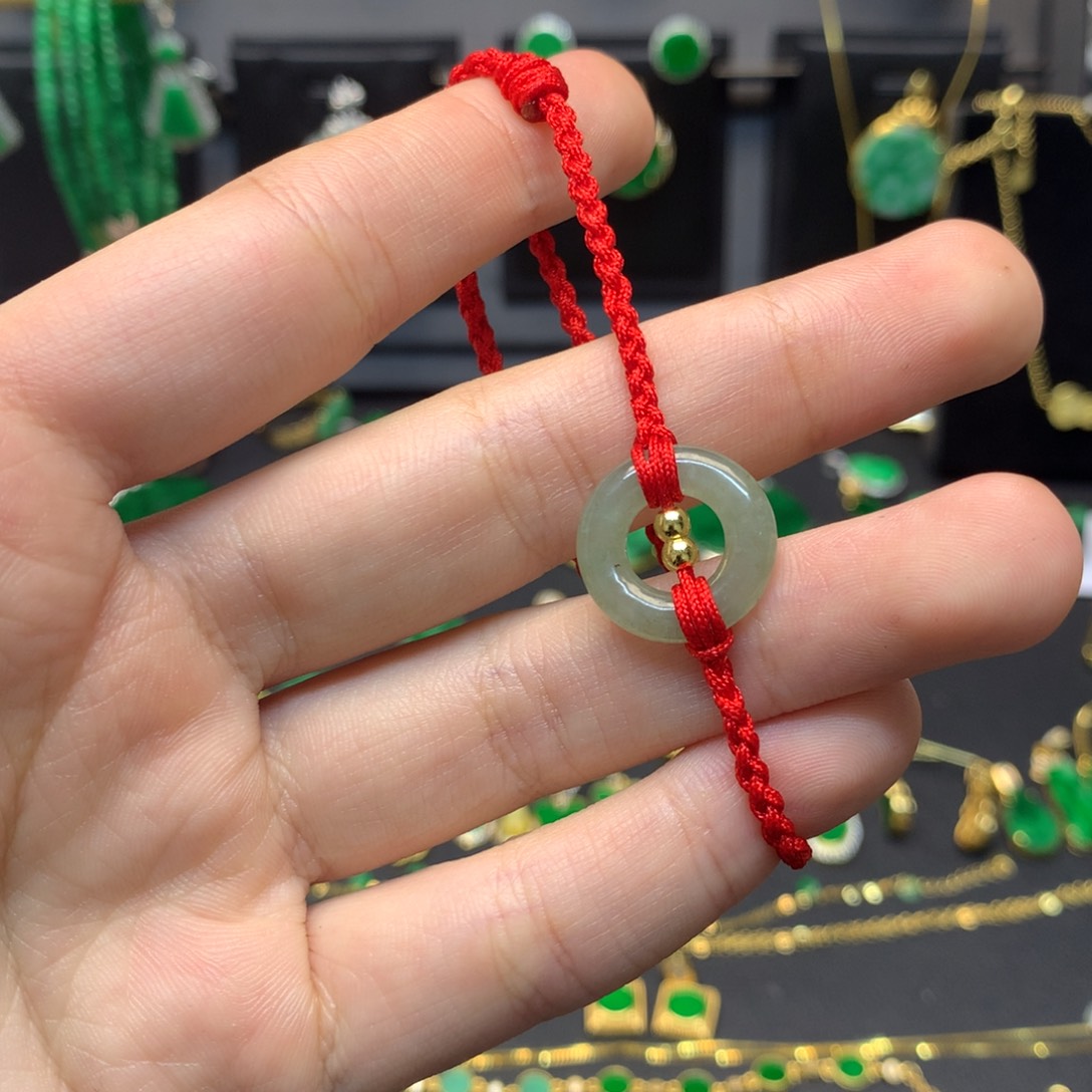 翡翠未镶嵌颈饰有纹裂