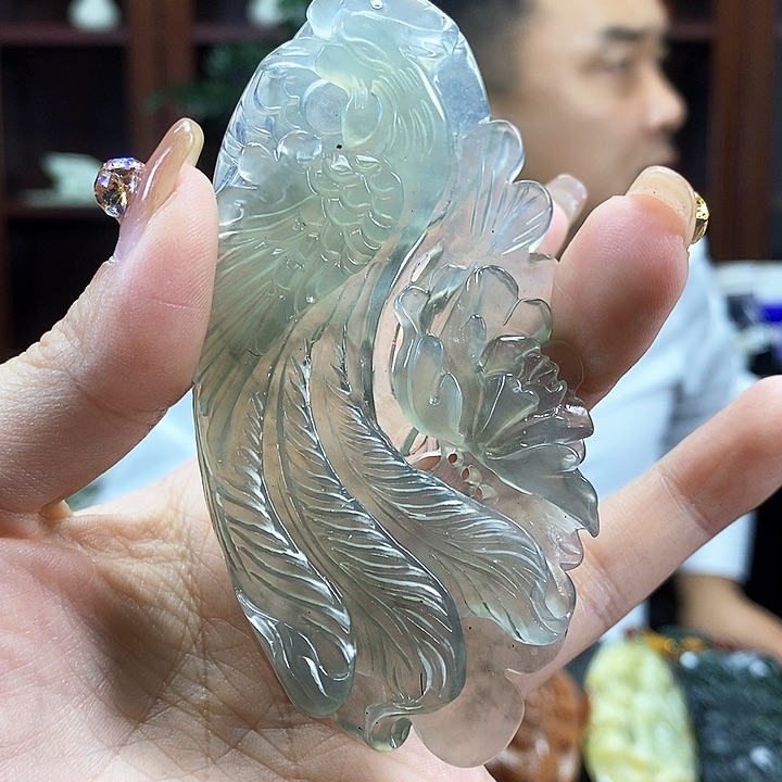 蛇纹石玉吊坠未镶嵌