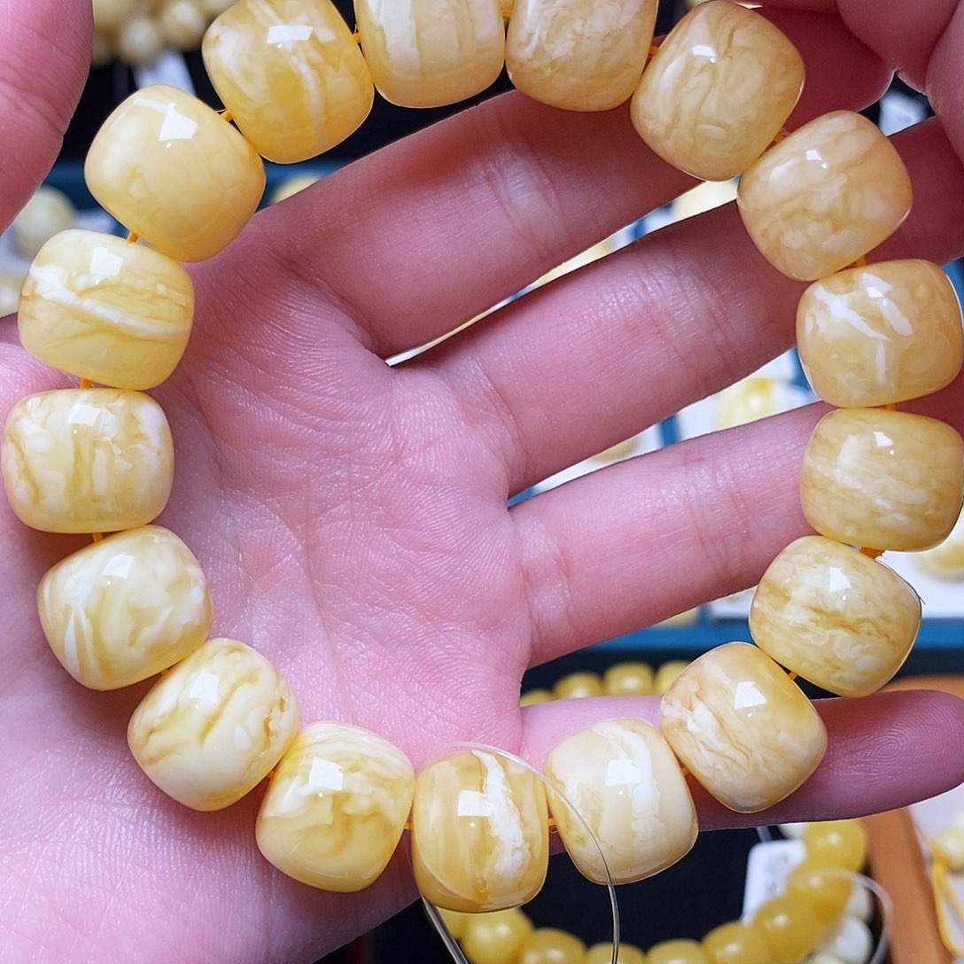 蜜蜡珠宝奇石未镶嵌