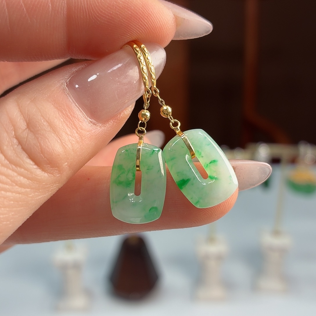 翡翠18K金镶嵌耳饰