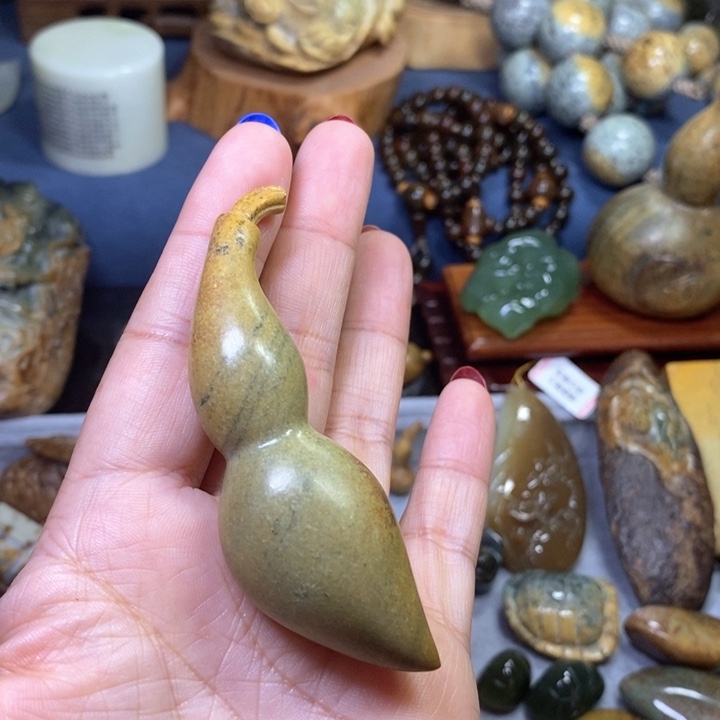 岫岩河磨玉（透闪石质玉）把件未镶嵌